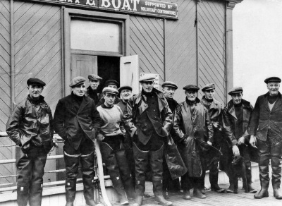 'Pimpo' with his fellow crew members. He is second from the left, between Bob Cox and George Rook.