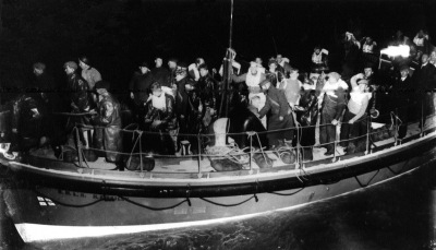 'Pimpo' was amongst the lifeboat crew that brought ashore 43 personnel from the mined tanker 'Realf' in December 1939.
